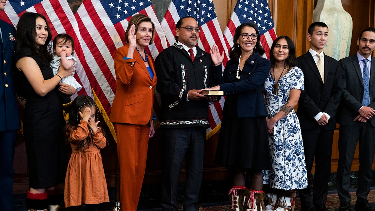 Nancy Pelosi, Mary Peltola