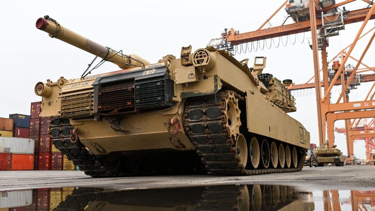 Abrams tanks
