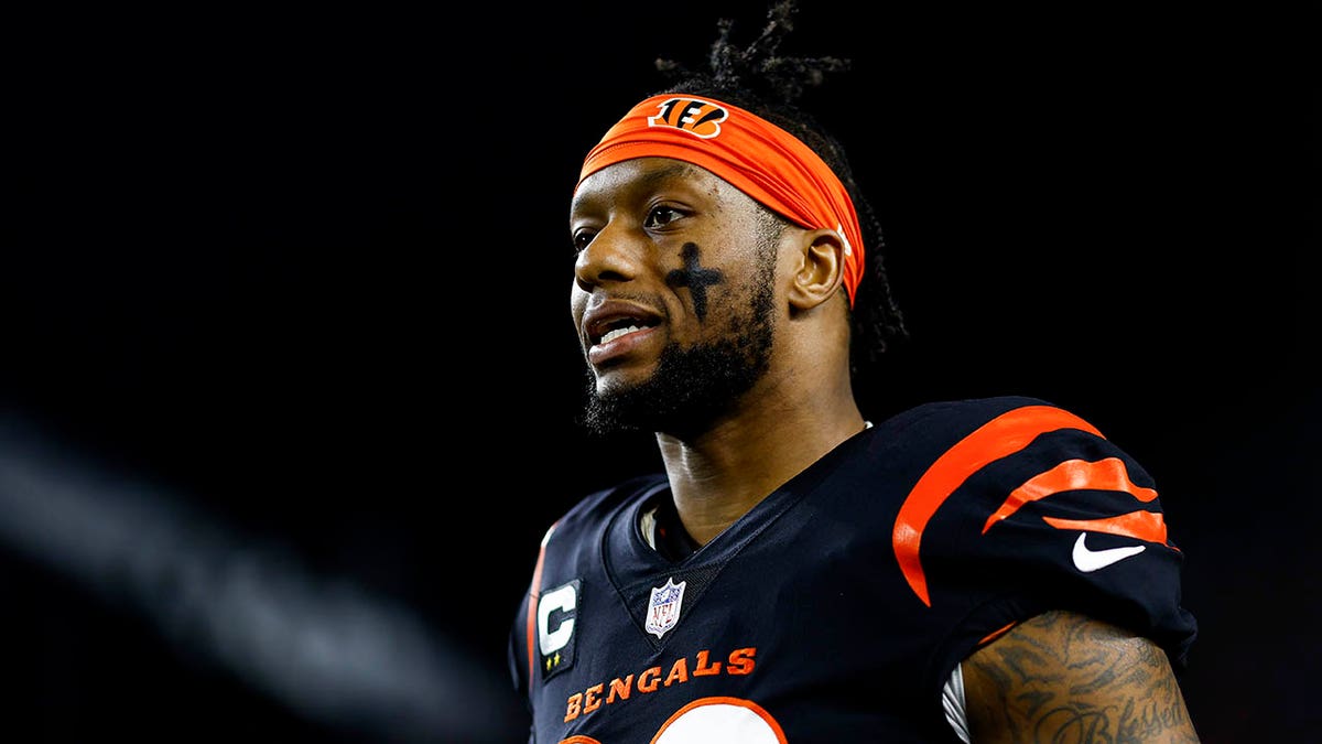 Bengals' Joe Mixon seemingly takes issue with NFL postseason seeding  changes following canceled game vs. Bills