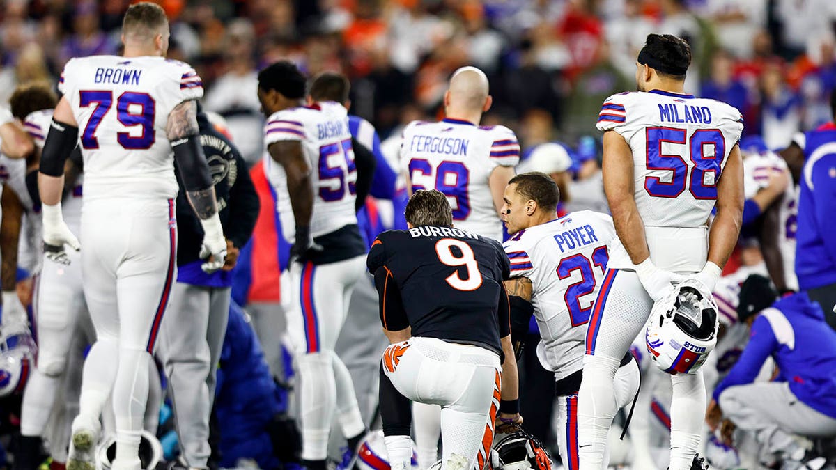 Joe Burrow joins Bills players in taking a knee