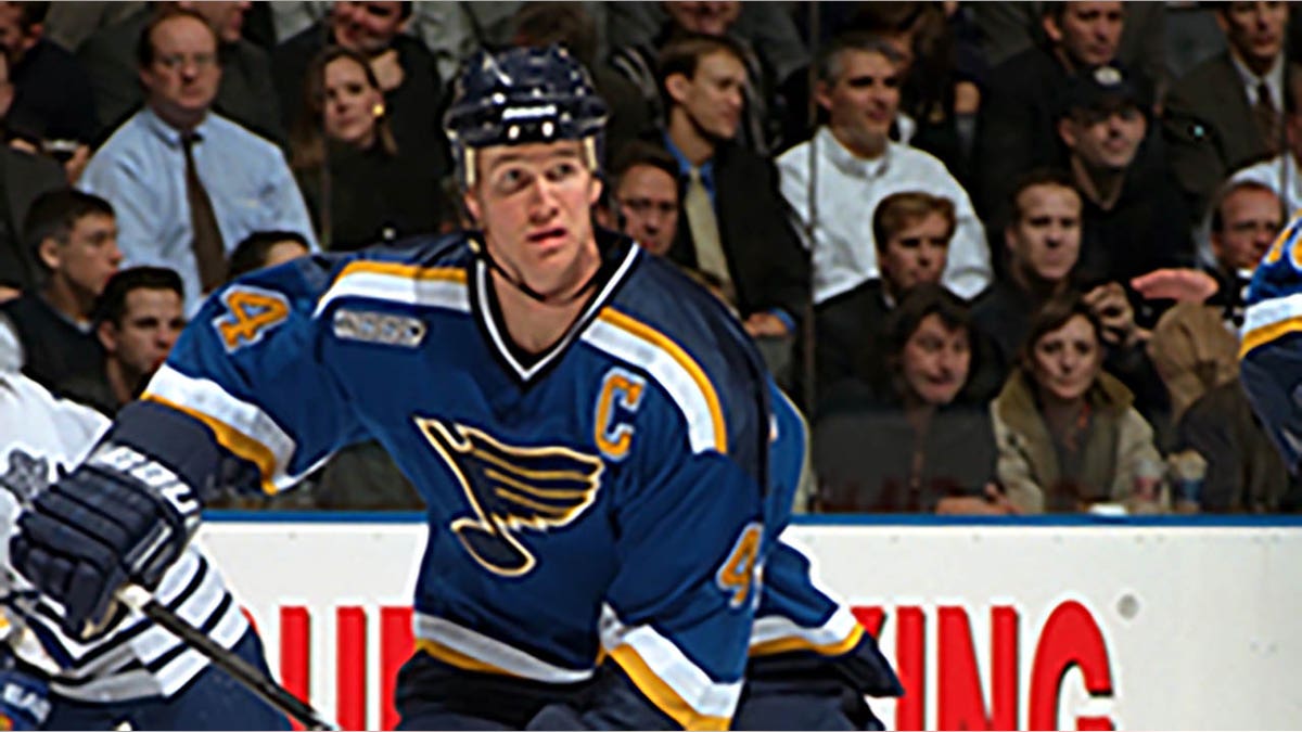 Chris Pronger skates for the Blues in 1998