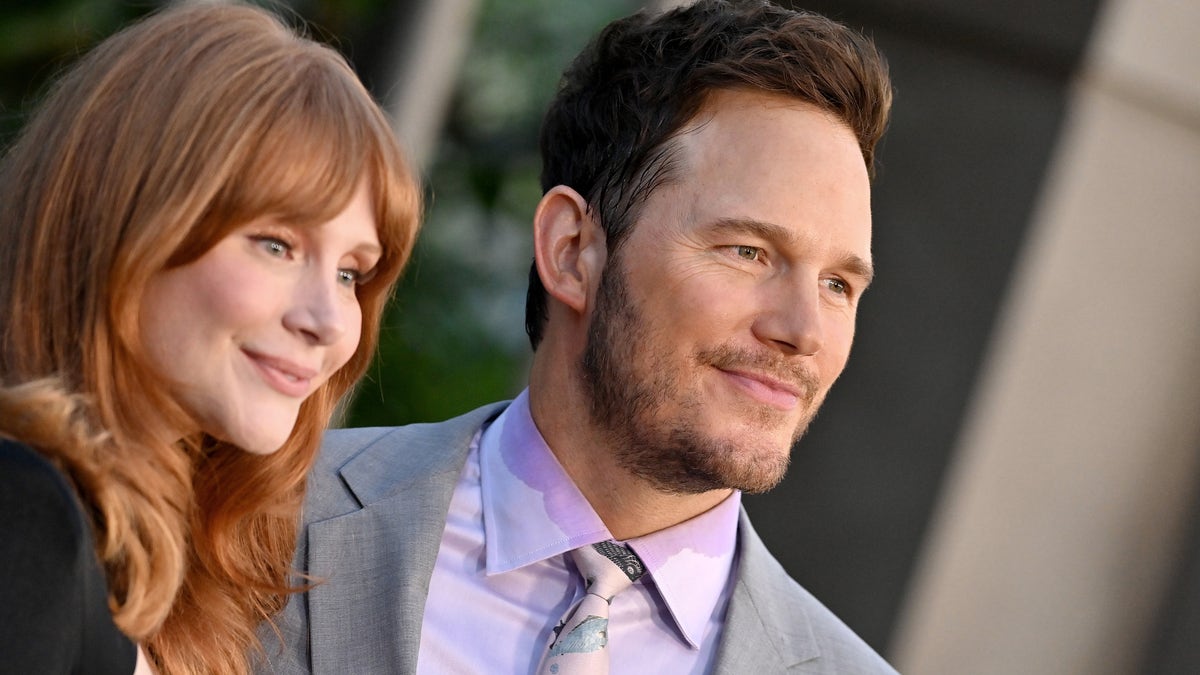 Bryce Dallas Howard and Chris Pratt