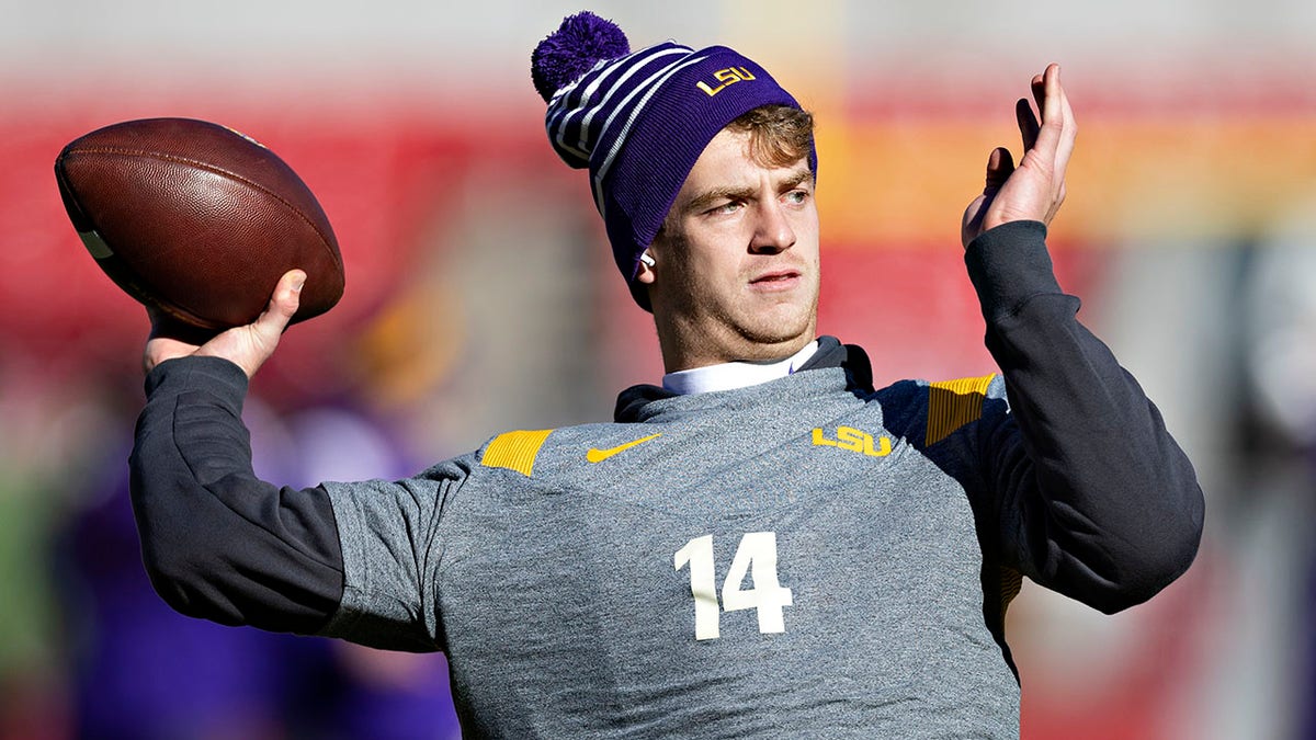 Walker Howard warms up before a game