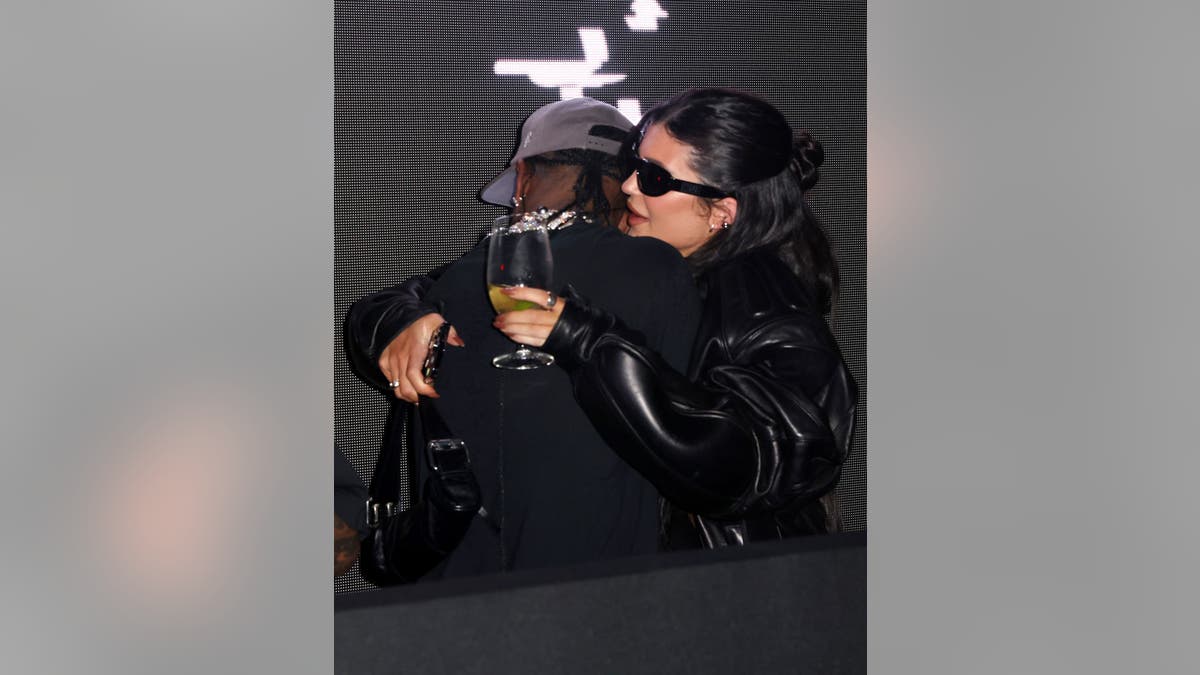 kylie jenner and travis scott hugging