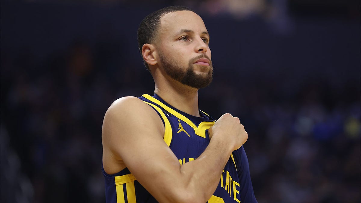 Stephen Curry: Mouthguard throw won't result in suspension - Sports  Illustrated