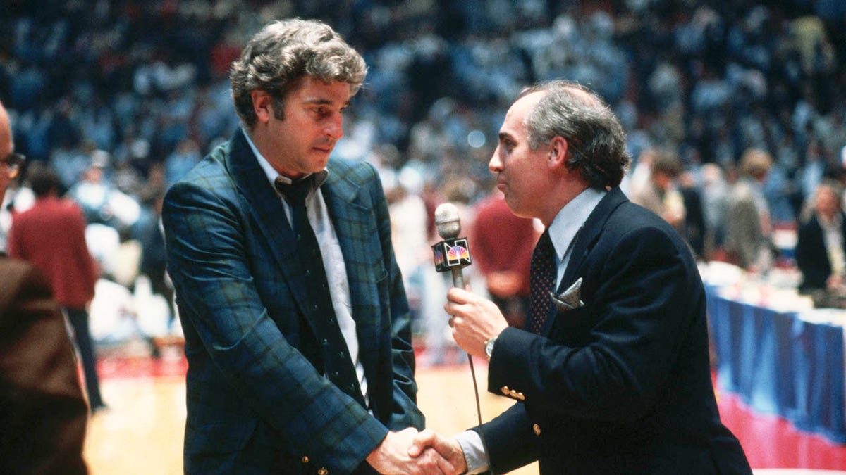 Billy Packer interviews Bobby Knight