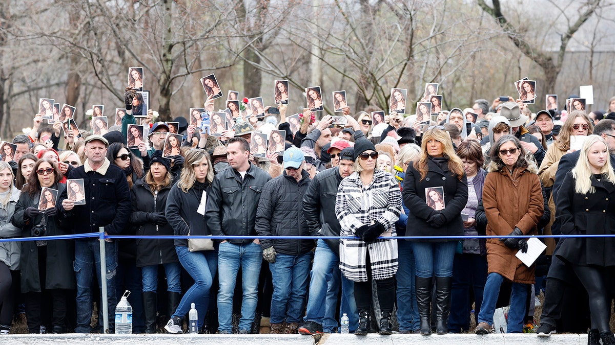 Crowds paying their respects at Graceland