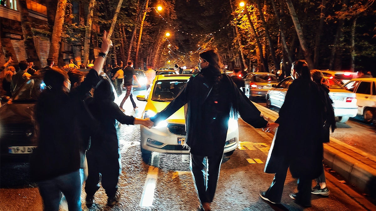 Women protest in Iran