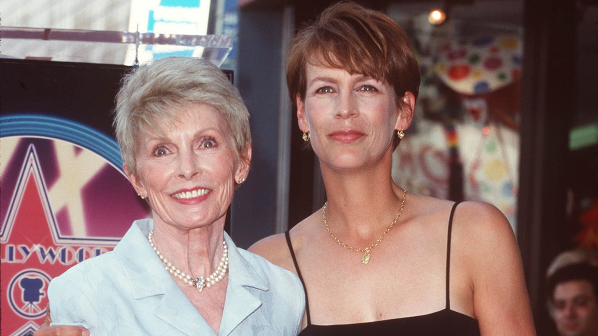 janet leigh and jamie lee curtis