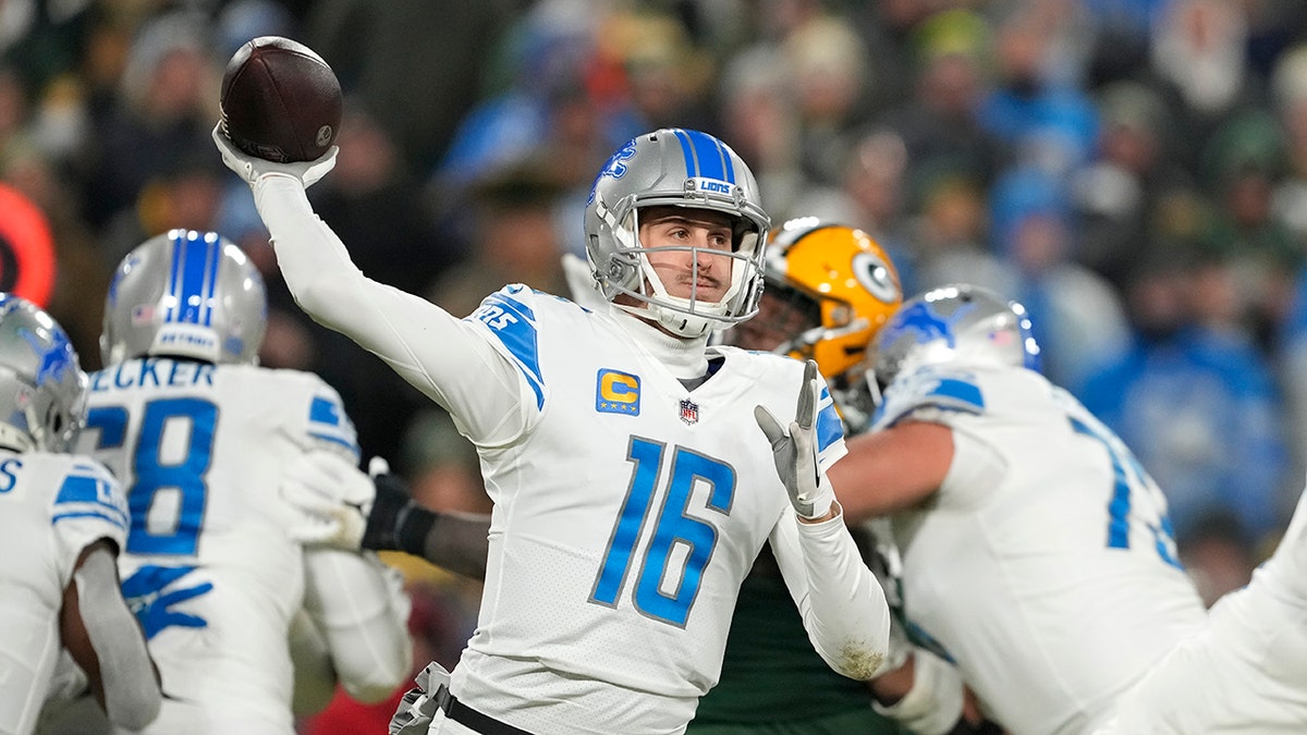 CHARLOTTE, NC - DECEMBER 24: Detroit Lions quarterback Jared Goff