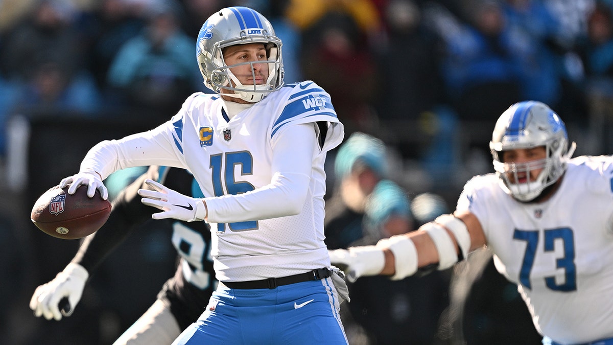 Jared Goff of the Detroit Lions looks to pass during the first News  Photo - Getty Images