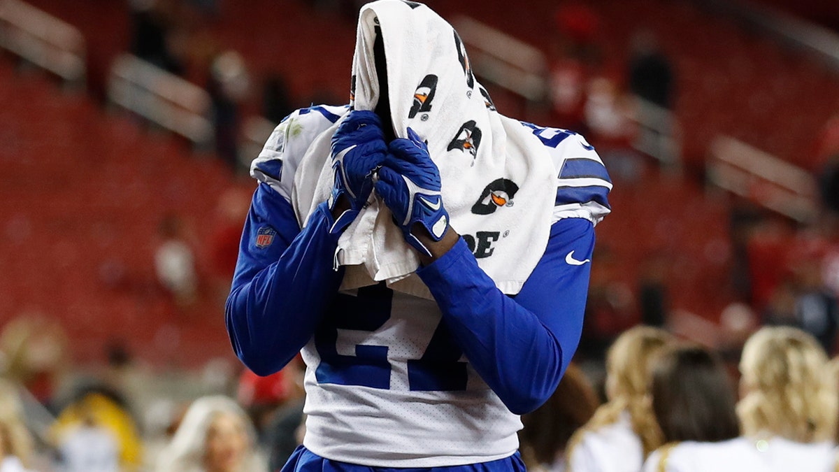 Jayron Kearse walks off the field