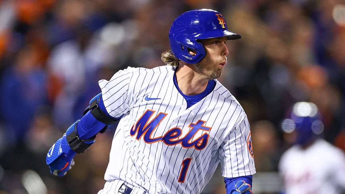 Our 2022 Batting Champion! Jeff McNeil - The Flying Squirrel! : r/mets