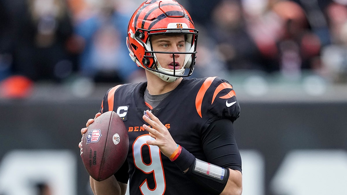 Joe Burrow looks down field