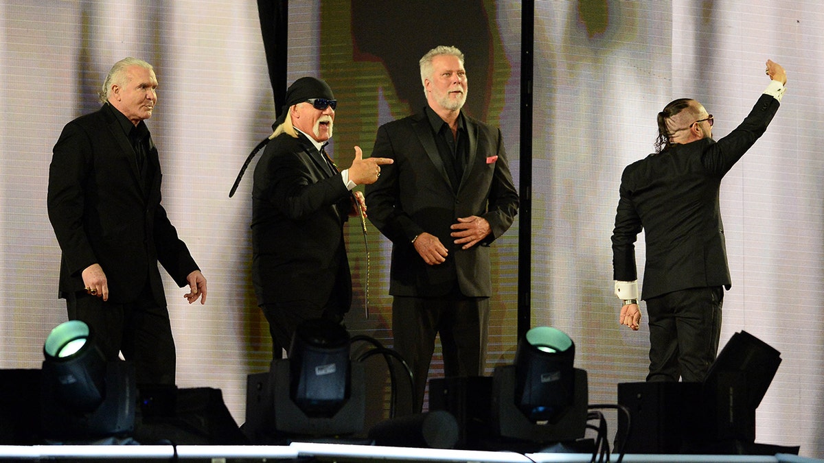 Kevin Nash and other WWE legends