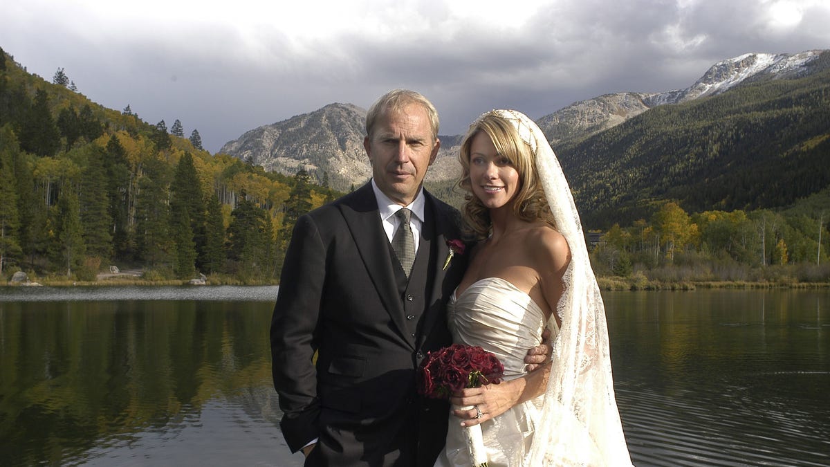 Kevin Costner marries wife