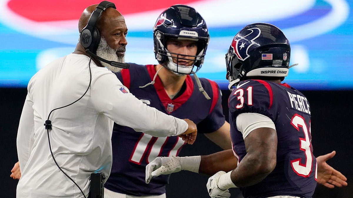 Lovie Smith coaches the Texans