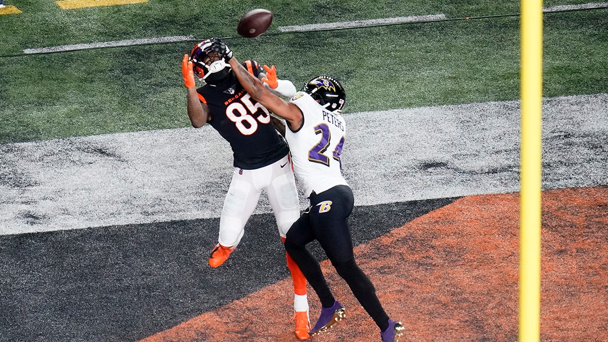 Did Ravens' Marcus Peters hit Bengals' Joe Mixon after tackle?