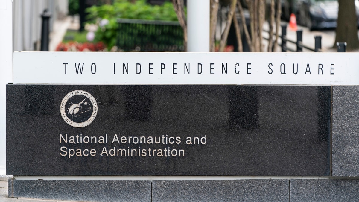 The NASA Headquarters sign 