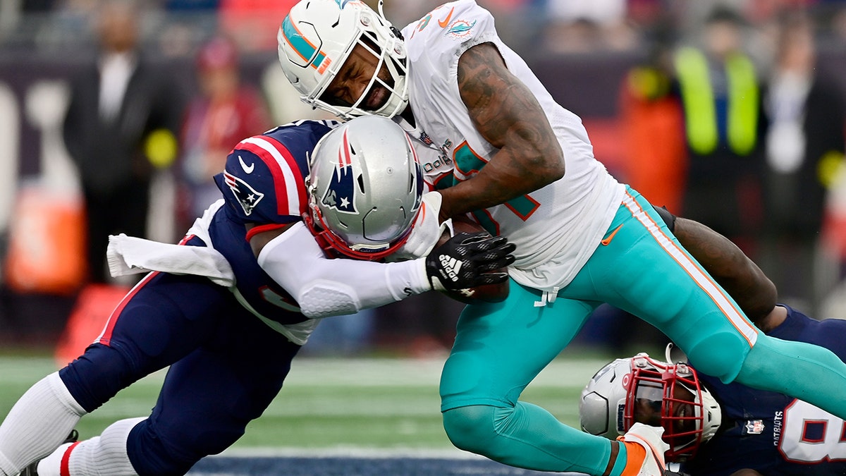 NFL officiating draws ire after Dolphins fumble taken off the board vs  Patriots