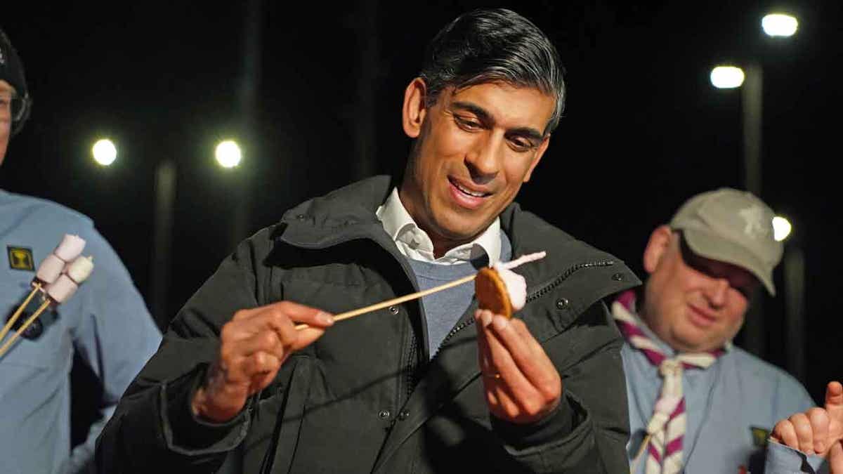 Rishi Sunak with a marshmallows