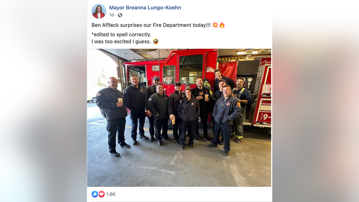 photo of Ben affleck with fire fighters