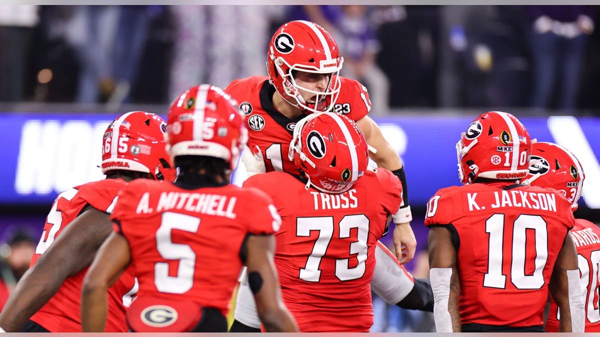 Stetson Bennett celebrates touchdown