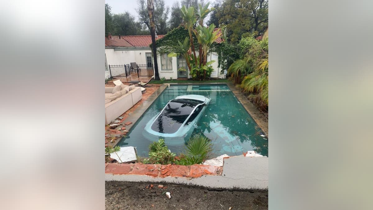 A Telsa crashed and submerged into a Pasadena pool