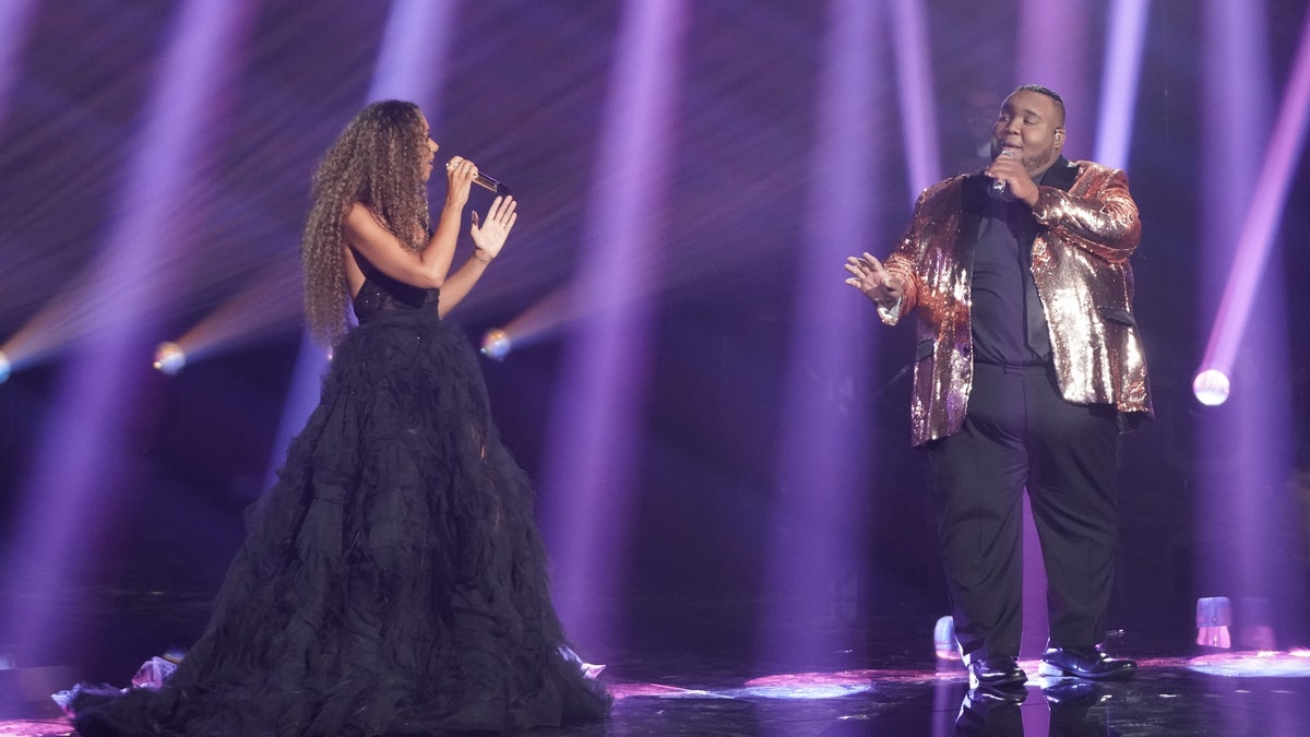 late singer Willie Spence on stage with Leona Lewis