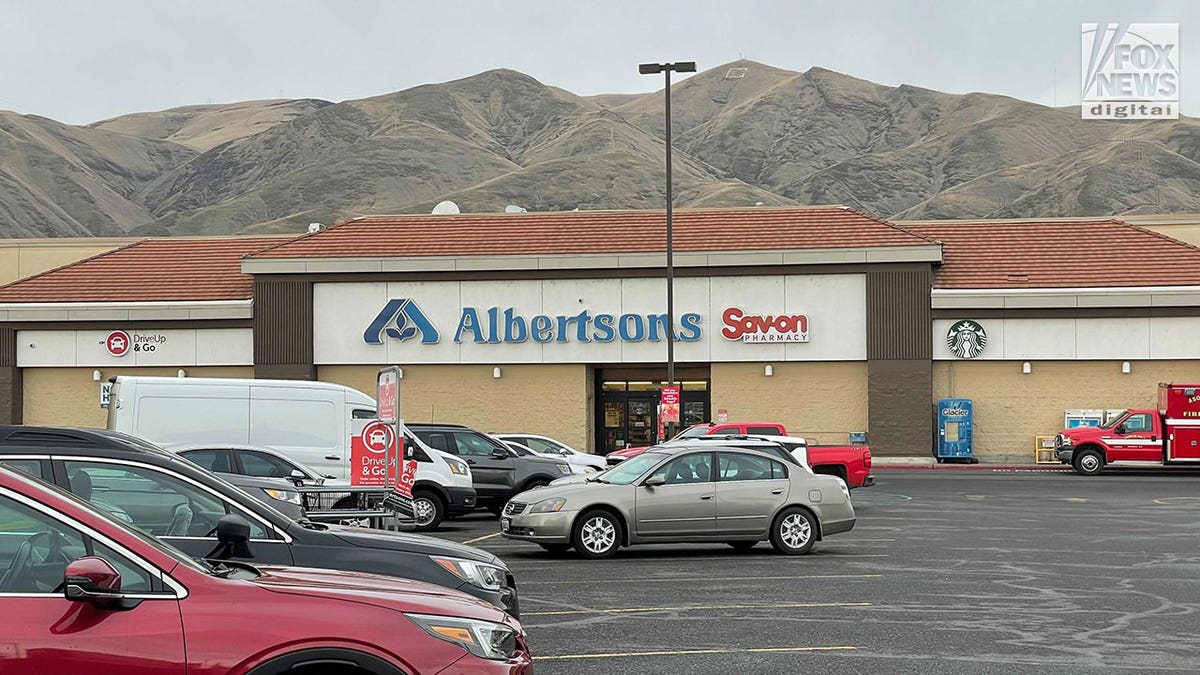 Albertsons grocery store and parking lot