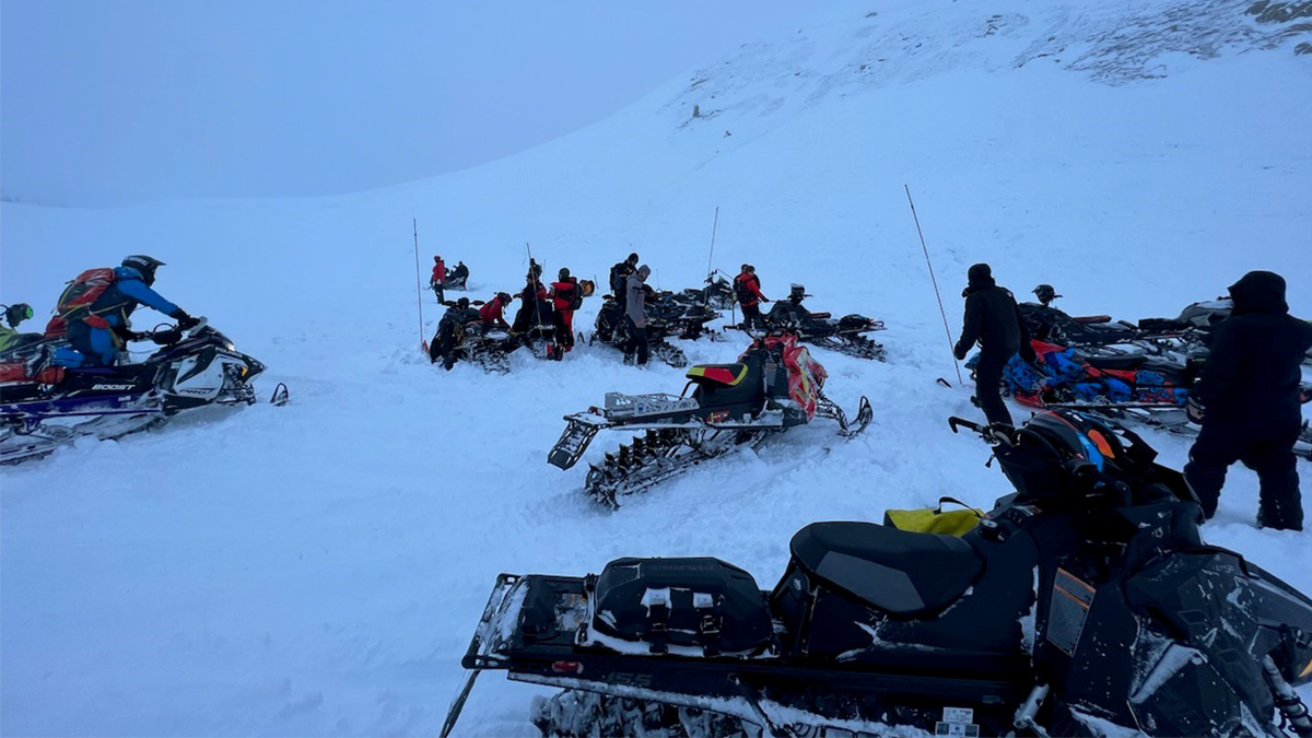 Avalanche kills two people