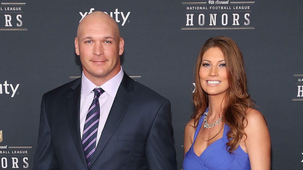 NFL Hall of Famer Brian Urlacher sues hair transplant company for