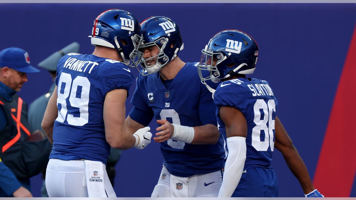 Daniel Jones celebrates touchdown