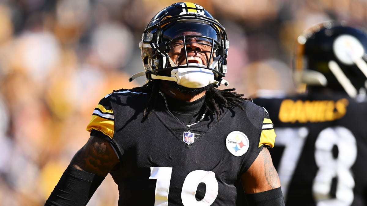 Steelers Send Diontae Johnson To Panthers In Surprising Trade: Reports ...