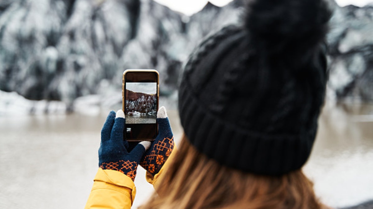 Winter gloves that work cheap with phones