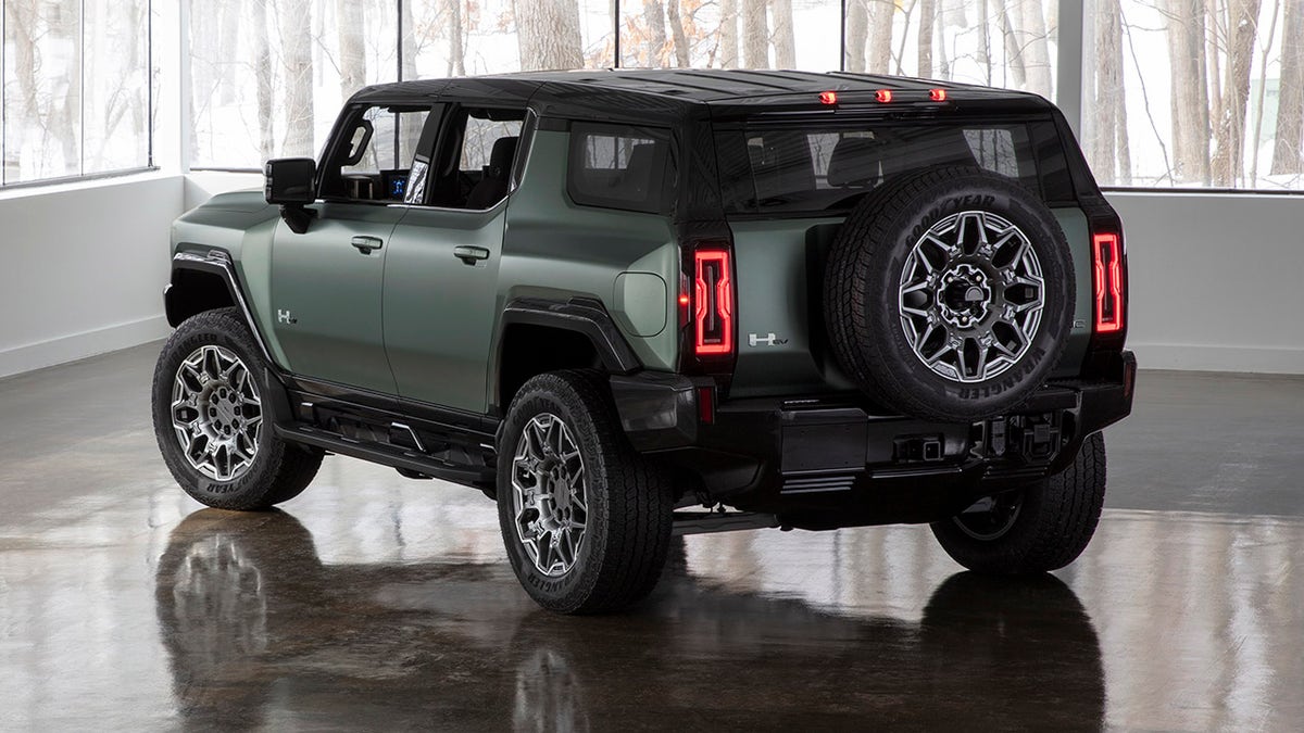 hummer suv side