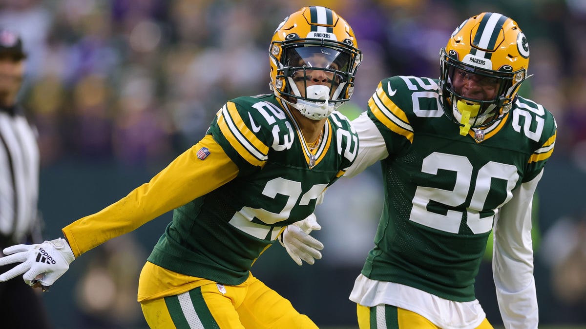 Packers put up 105-yard kickoff return, pick-six in wild first