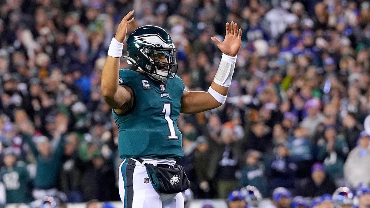 Eagles dominate NFC East rival Giants, earn trip to NFC