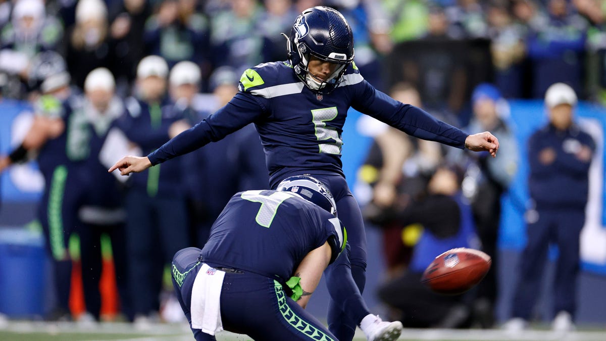 Jason Myers kicks field goal