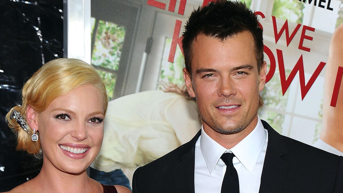 Katherine Heigl and Josh Duhamel smiling