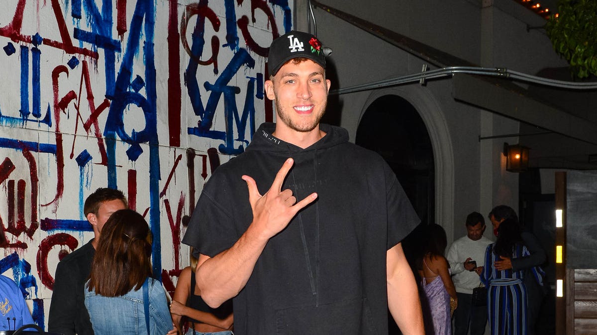 Meyers Leonard poses for picture