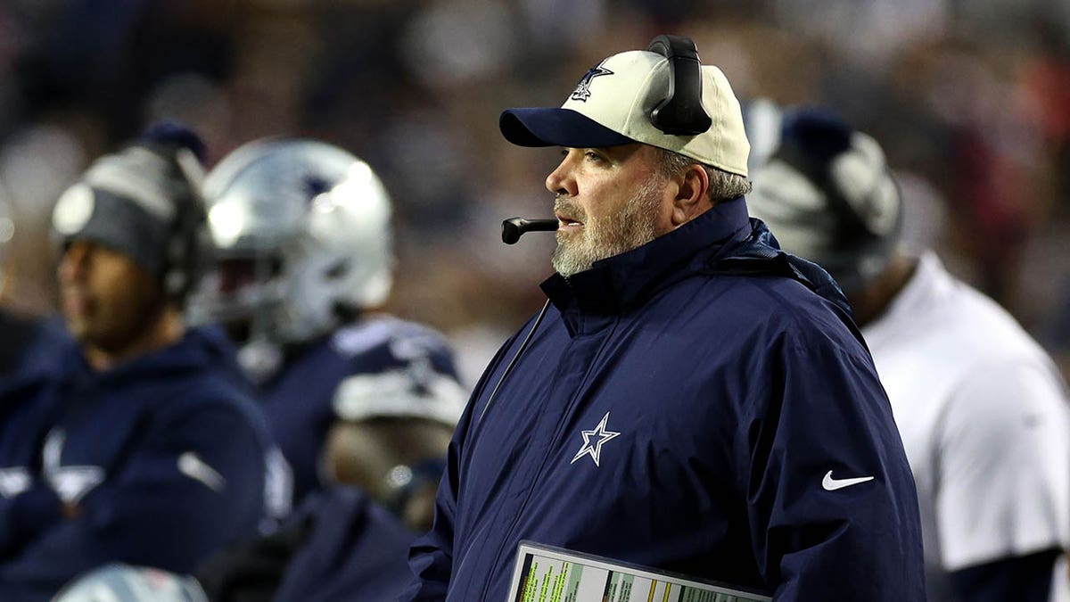 Cowboys’ Mike McCarthy To Undergo Surgery, Still Expected On Sideline ...