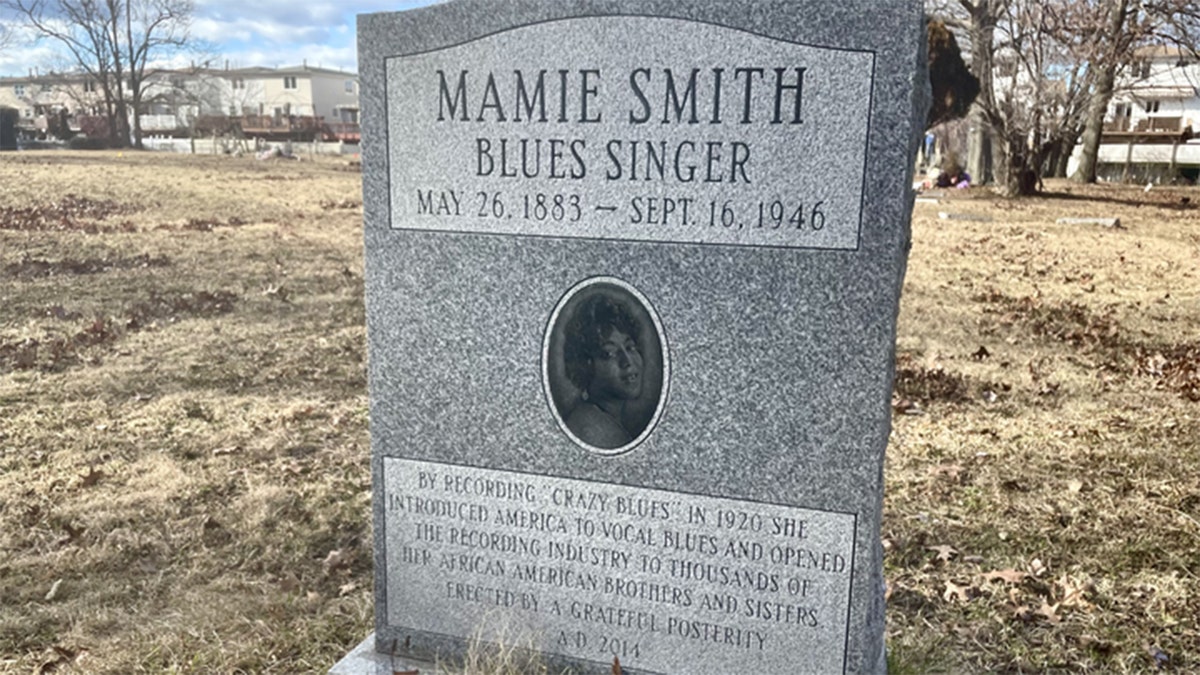 Memorial for Mamie Smith