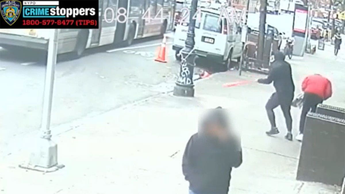 NYC suspect attacks man with bat