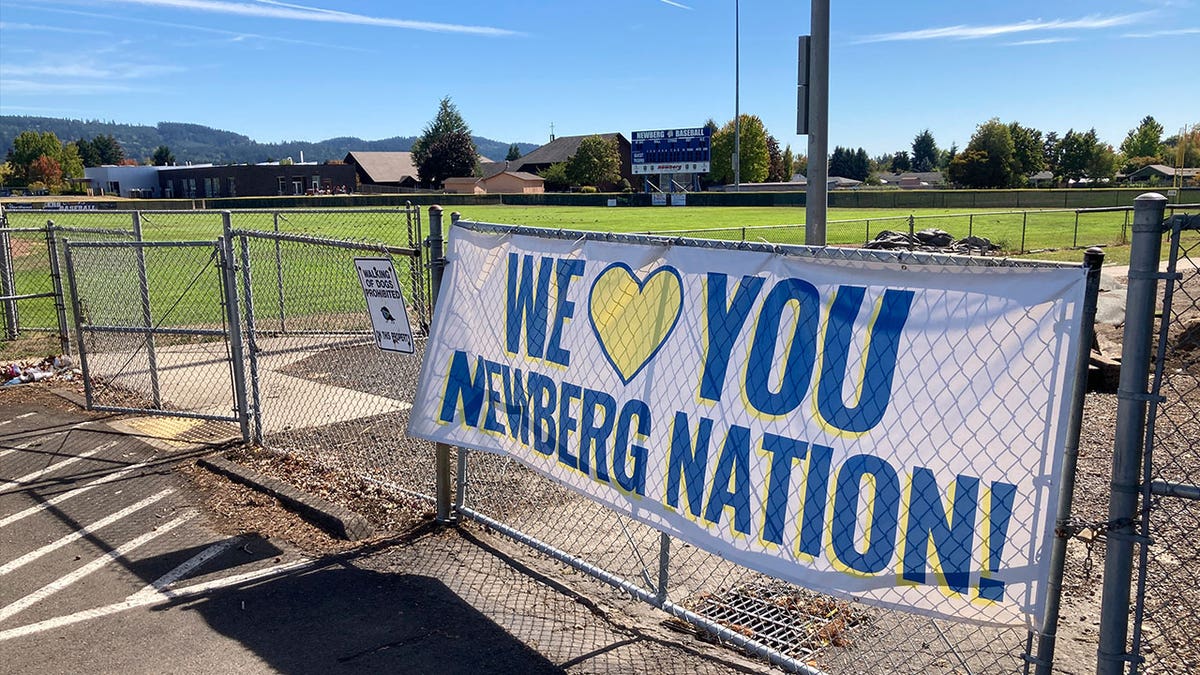 OR school board on controversial symbols