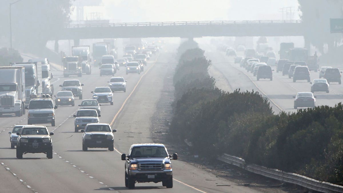 Soot pollution in CA air