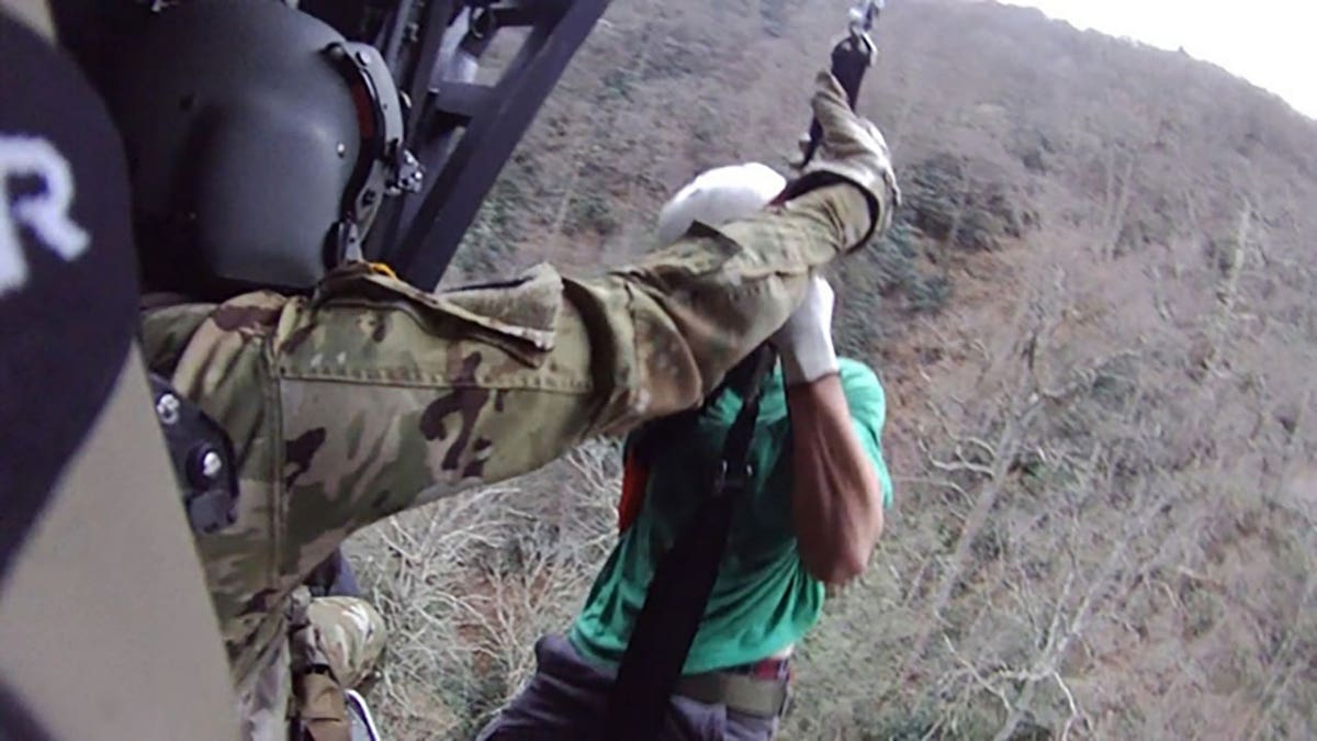 Tennessee Guardsmen airlift Appalachian Trail hiker 