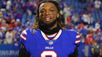 ESPN analyst prays for Bills' Damar Hamlin during live broadcast