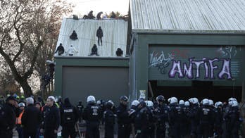 German police surround and crack down on camp of anti-coal protesters