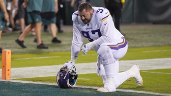 Vikings' Harrison Phillips buys food for Damar Hamlin's family, those taking care of him